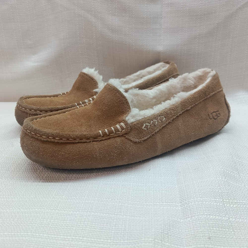 Ugg‎ Ansley Moccasin Womens Size 8 Chestnut Brown Suede Sheepskin Slip On Loafer